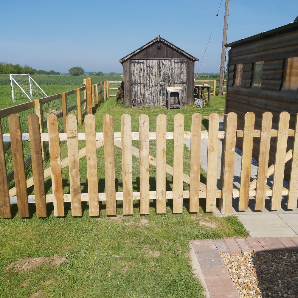 Treated Softwood Picket Garden Fencing Pales